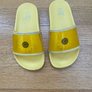 Gap Sunflower Slides 10/11